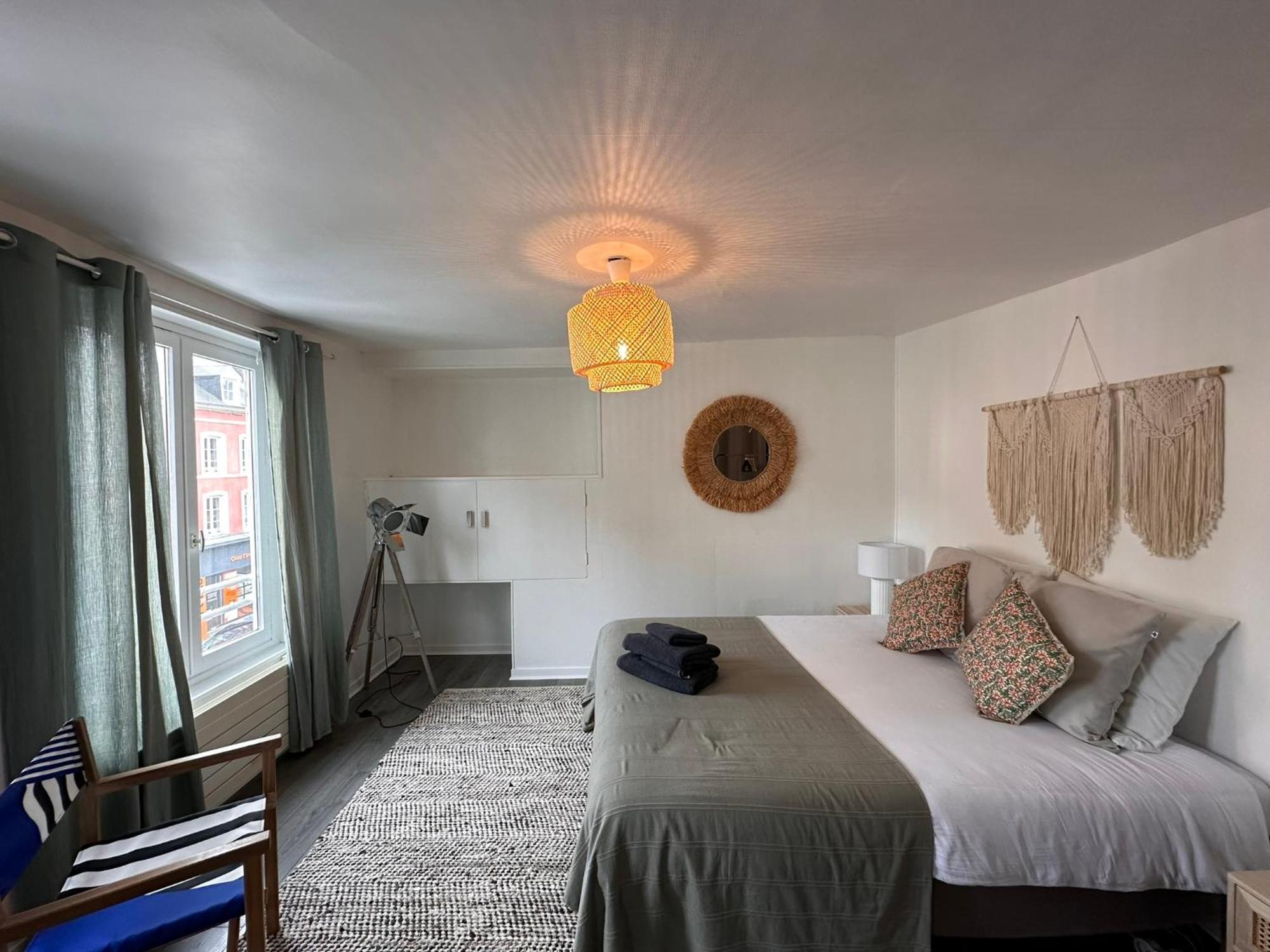 Large Apartment In City Center Honfleur Esterno foto