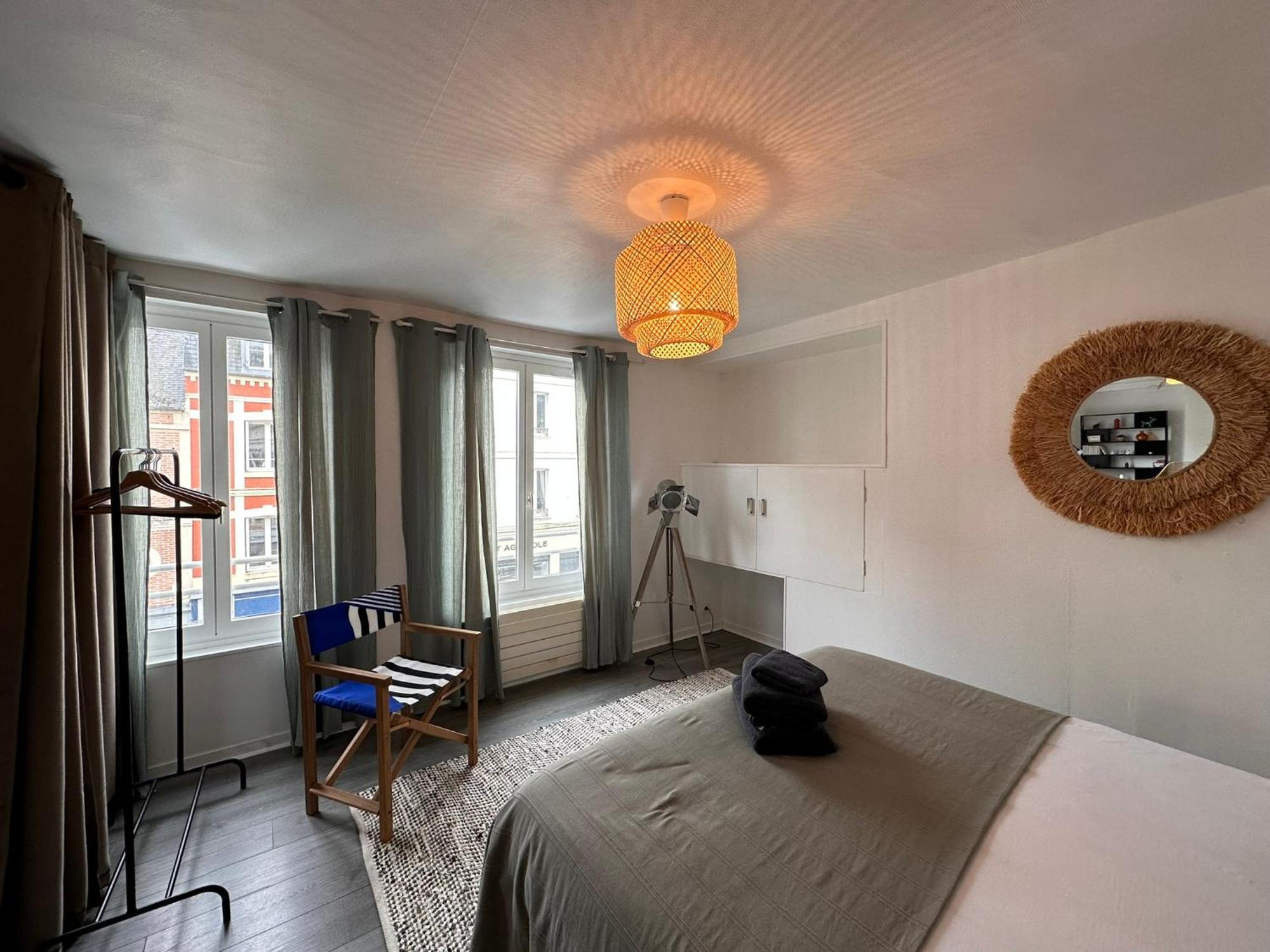 Large Apartment In City Center Honfleur Esterno foto